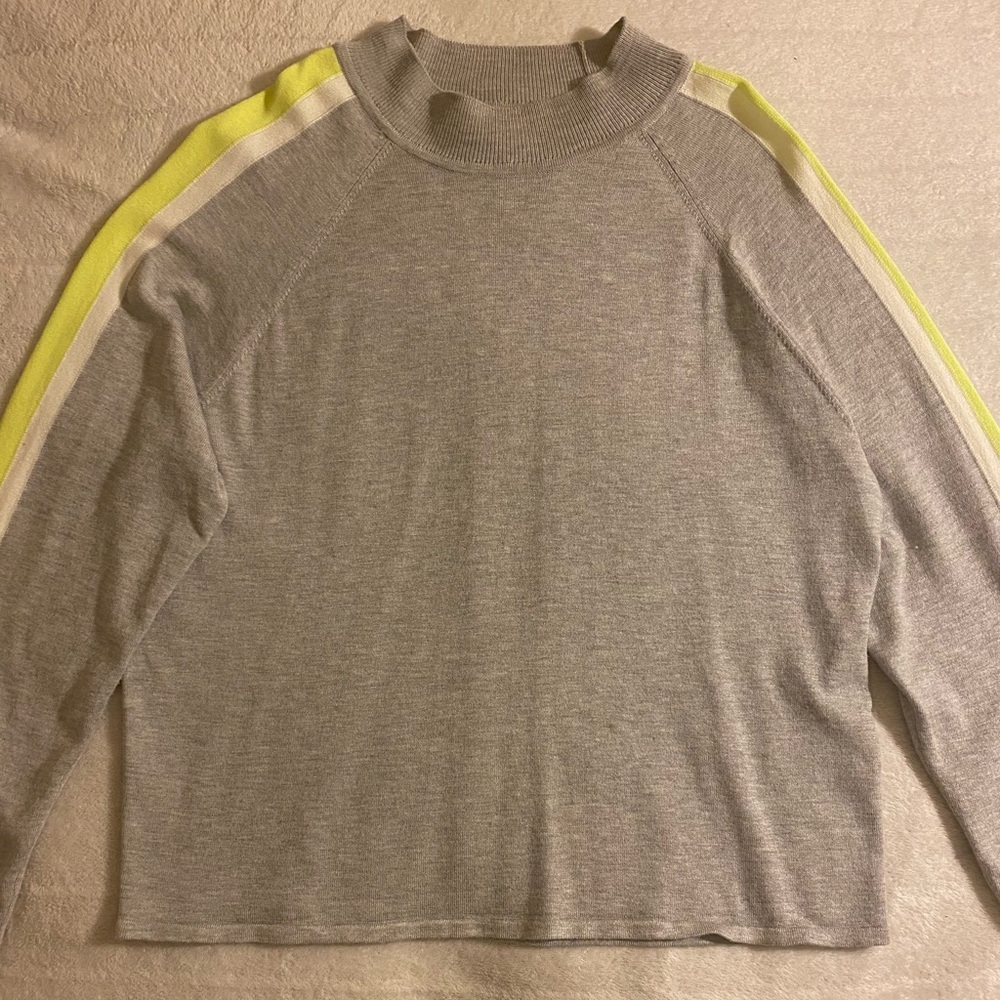 Women’s Sweater (striped sleeves)